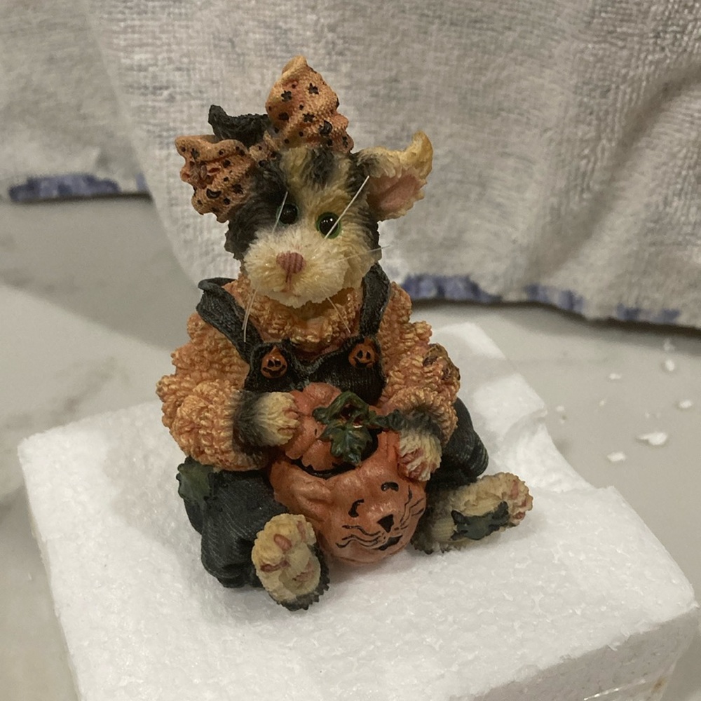 Boyds Collection: Pawlene Prowler- Spooky Treats